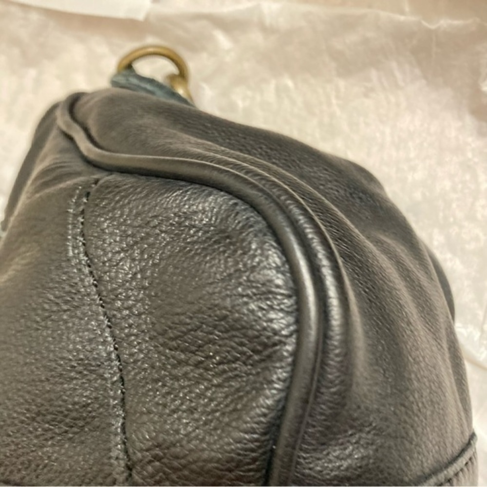 Liebeskind Berlin black leather crossbody bag - Picture 7 of 10